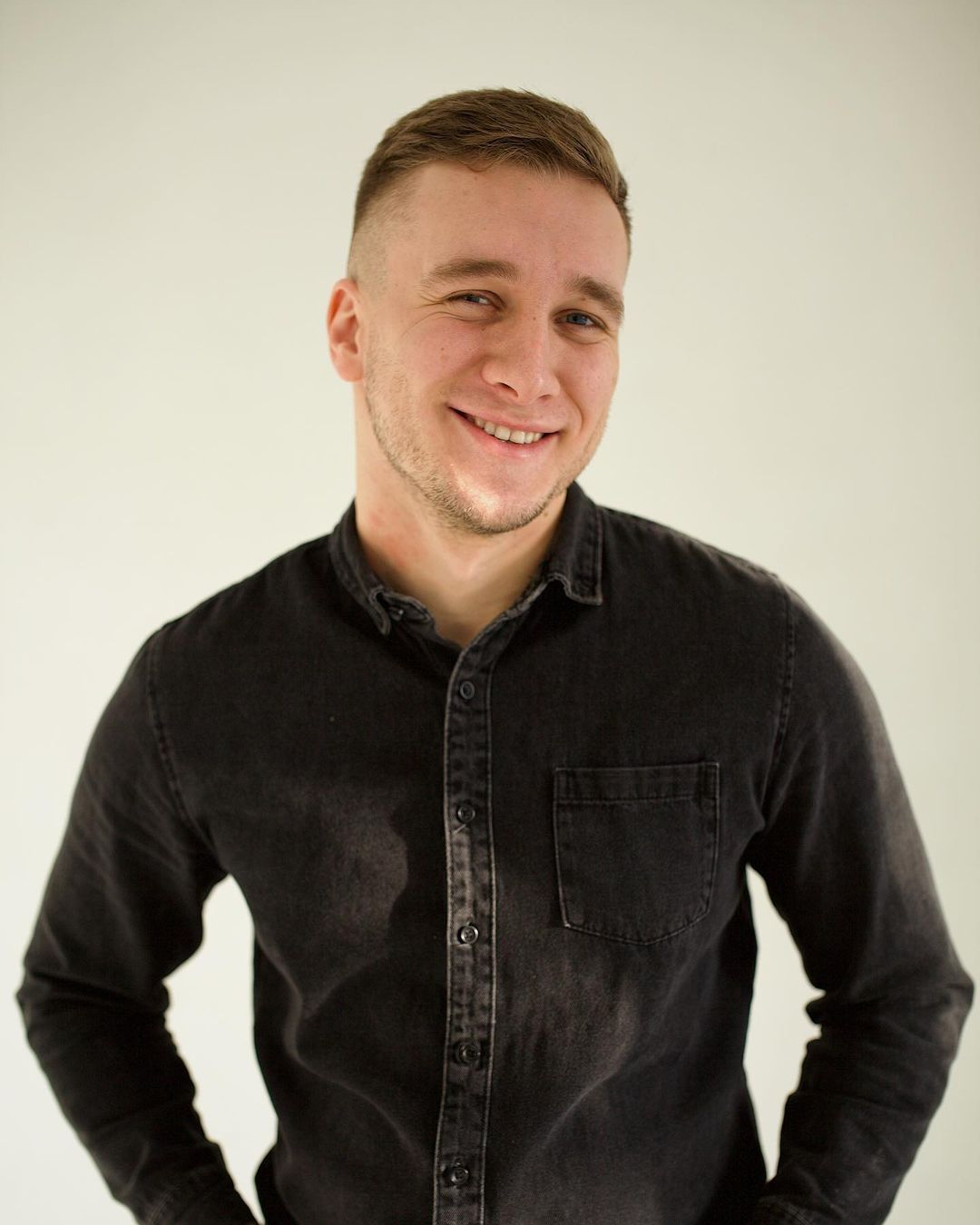 "Набрало багато переглядів". Відомий комік прокоментував скандал з MELOVIN через жарти про ЛГБТ